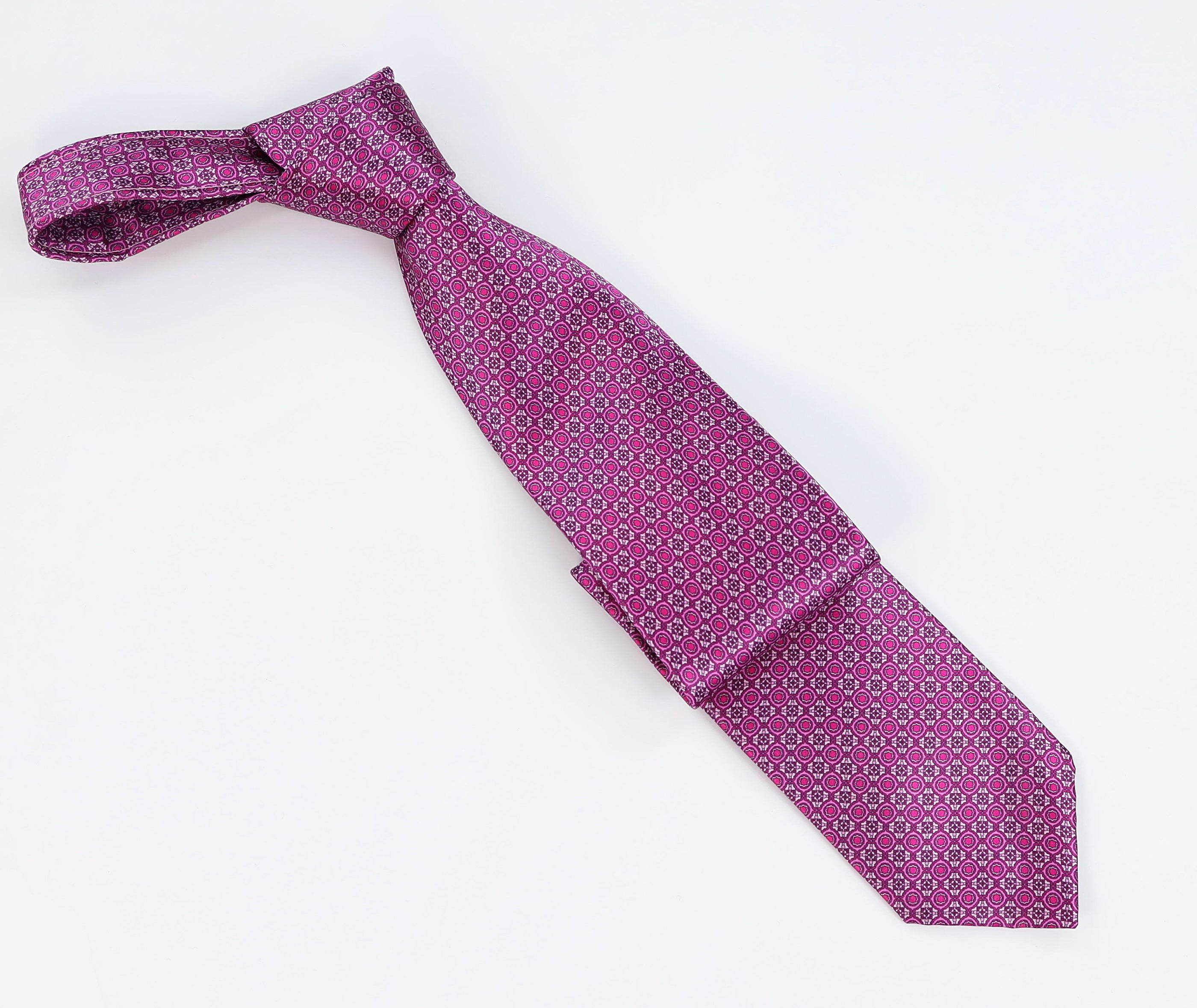 Italo Ferretti Men’s Silk Necktie in Magenta with Gray Geometric Pattern – Mondo Uomo