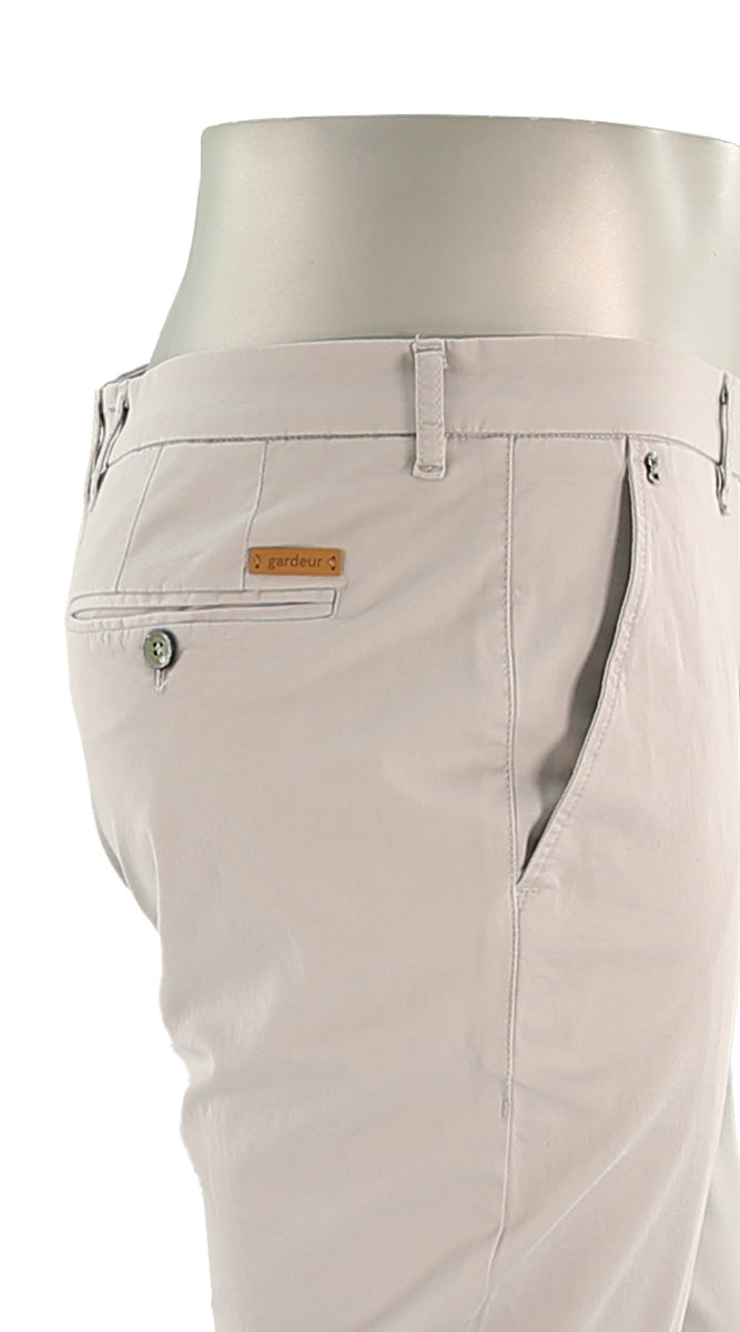 Gardeur Bono Men’s Iconic Khakis Pants In Light Beige Close Up