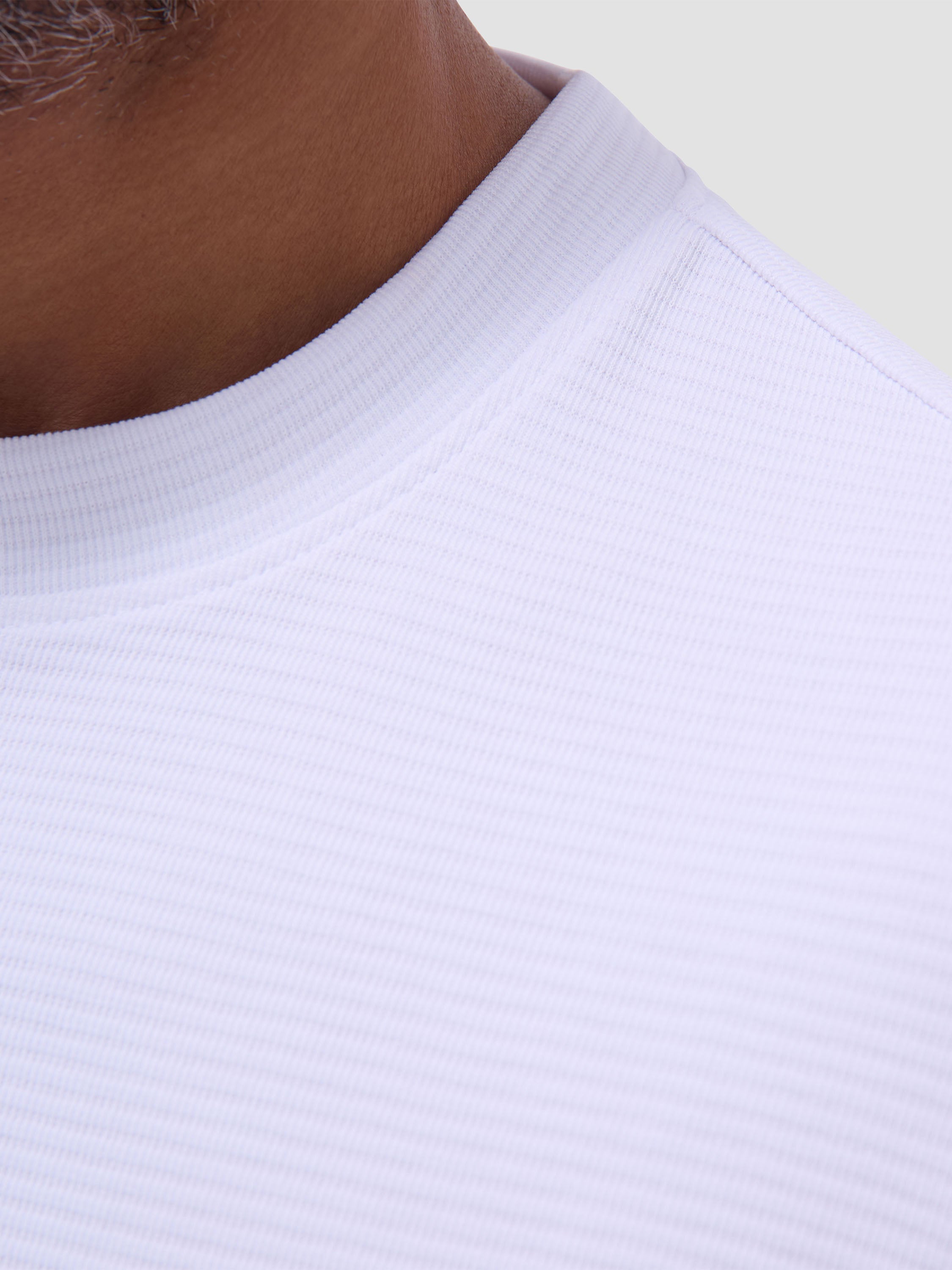 S/S Bugatchi Orville Crew Neck For Men In White Close Up