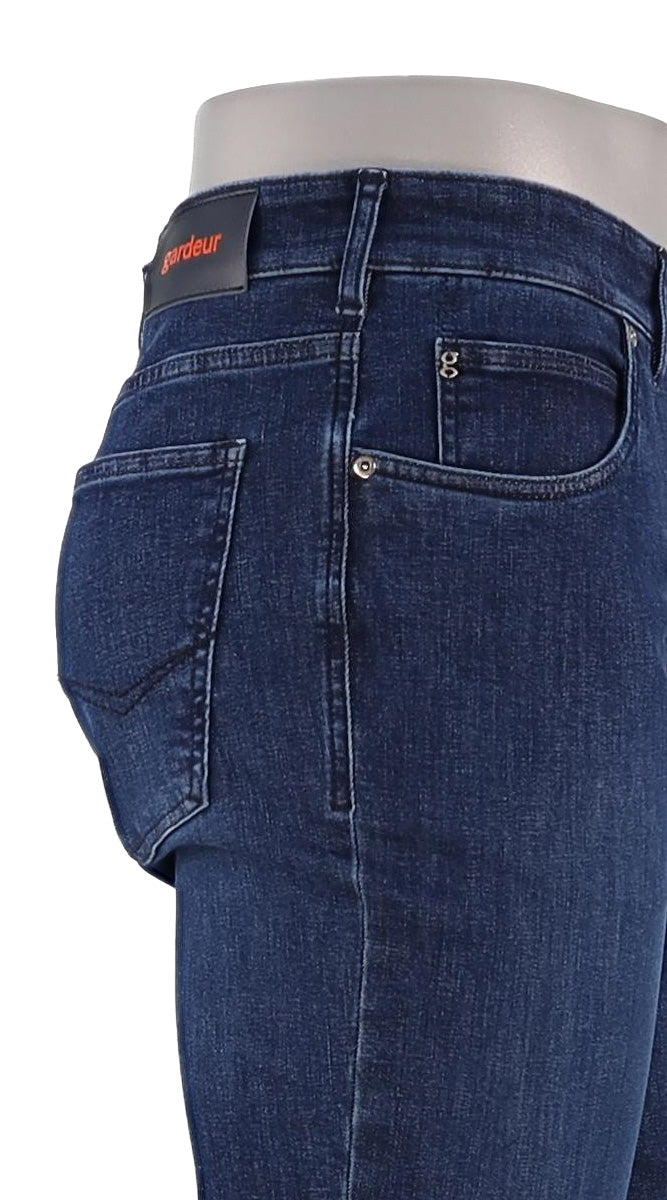 Gardeur Bradley Move Lite Pant in Dark Blue – close-up