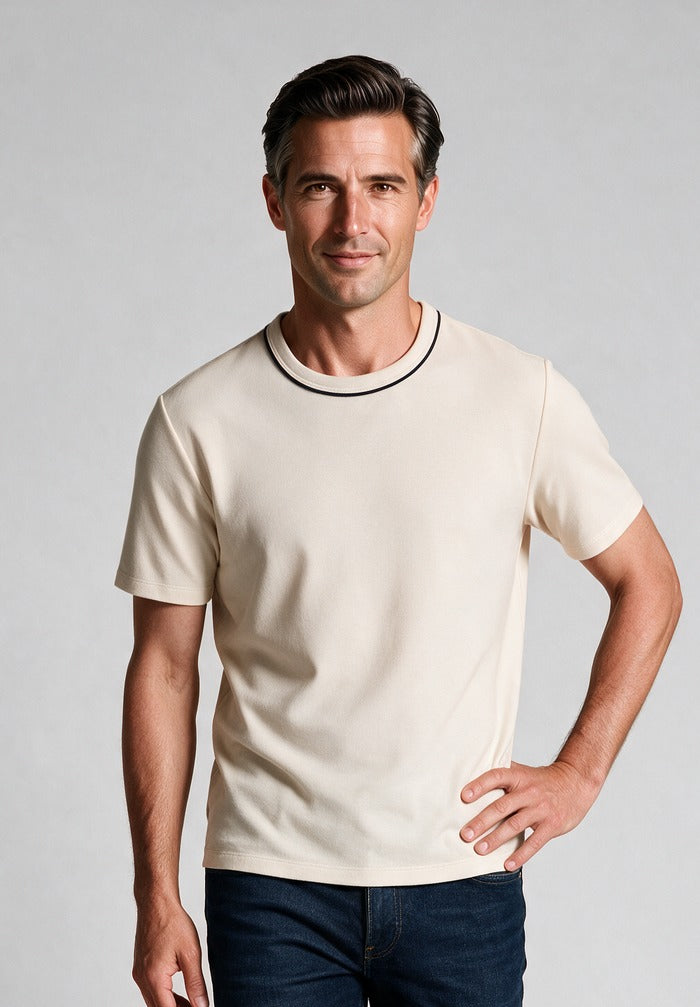 Vince Tipped Pima Cotton Piqué T-Shirt, Blanco – model detail