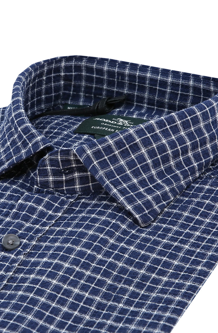 Rodd and Gunn Men's S/S Shirt Gowenbridge In Subtle Tartan Pattern In Navy Close Up LP6476