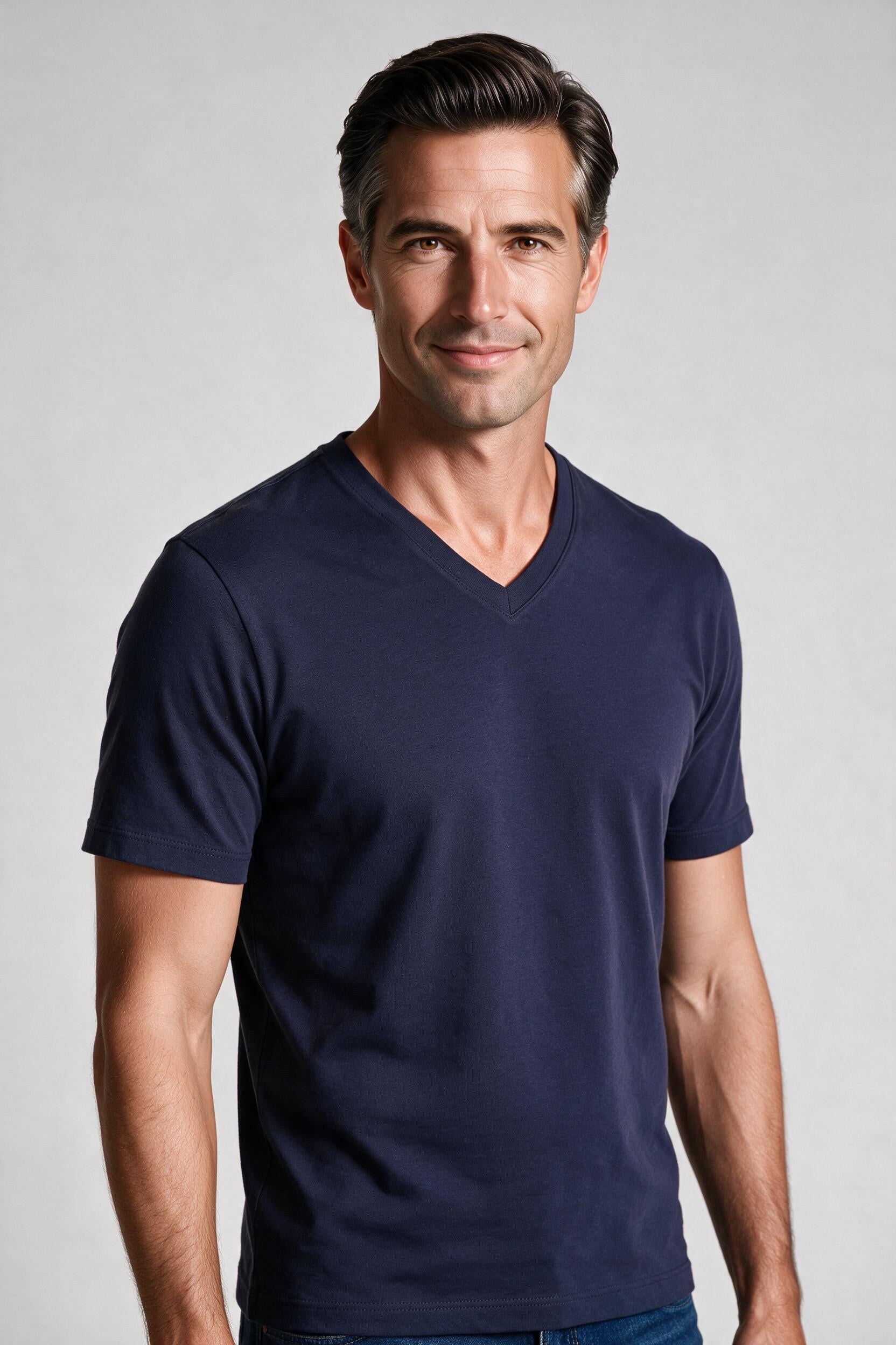 Raffi Aqua Cotton Noah V-Neck Tee in Midnight – close-up #Color_Midnight