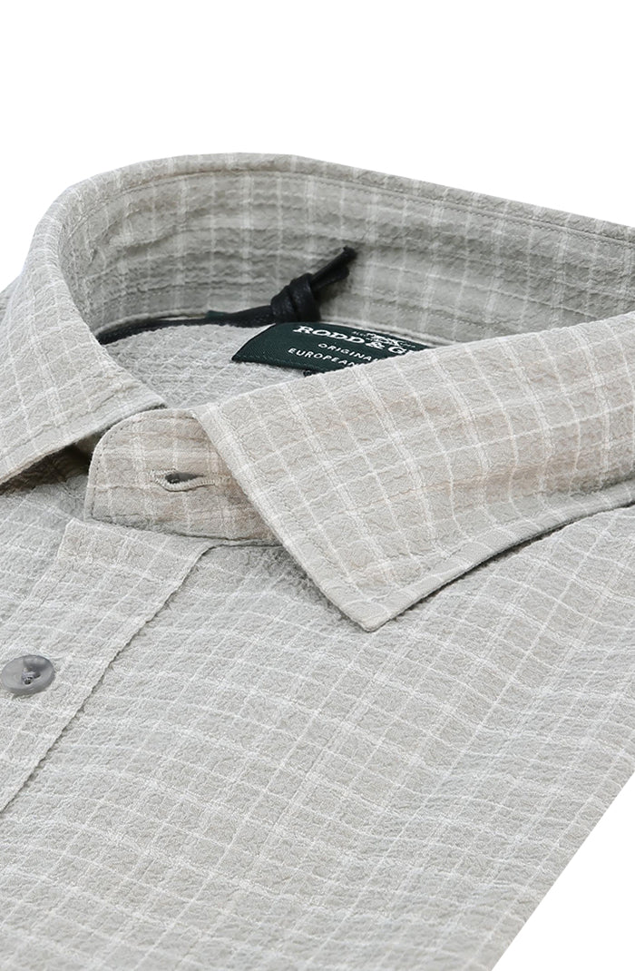 Rodd and Gunn Men's S/S Shirt Gowenbridge In Subtle Tartan Pattern In Fog Close Up LP6476