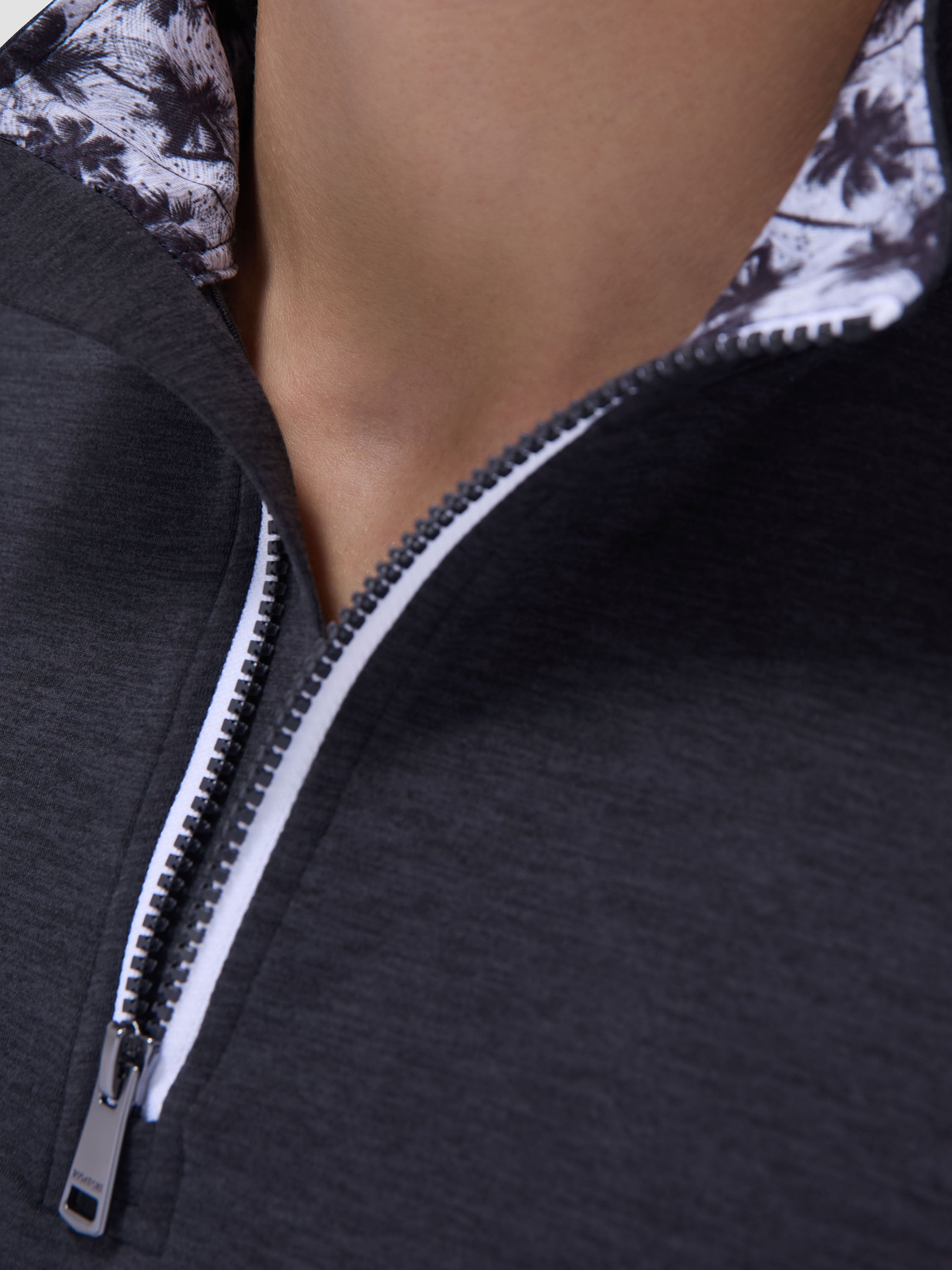 Bugatchi L/S Quarter Zip Knit For Men In Black Close Up GF3408K33