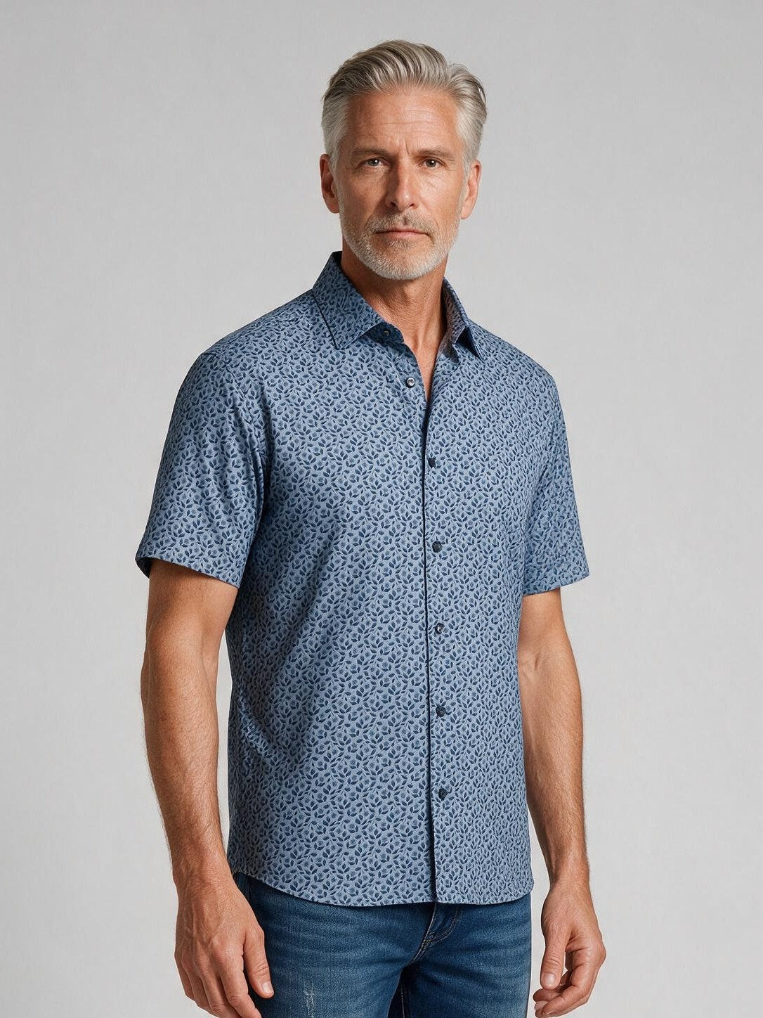 Bugatchi Ooohcotton S/S Miles Shirt, Hazy Blue, fabric detail | Mondo Uomo Naples FL
