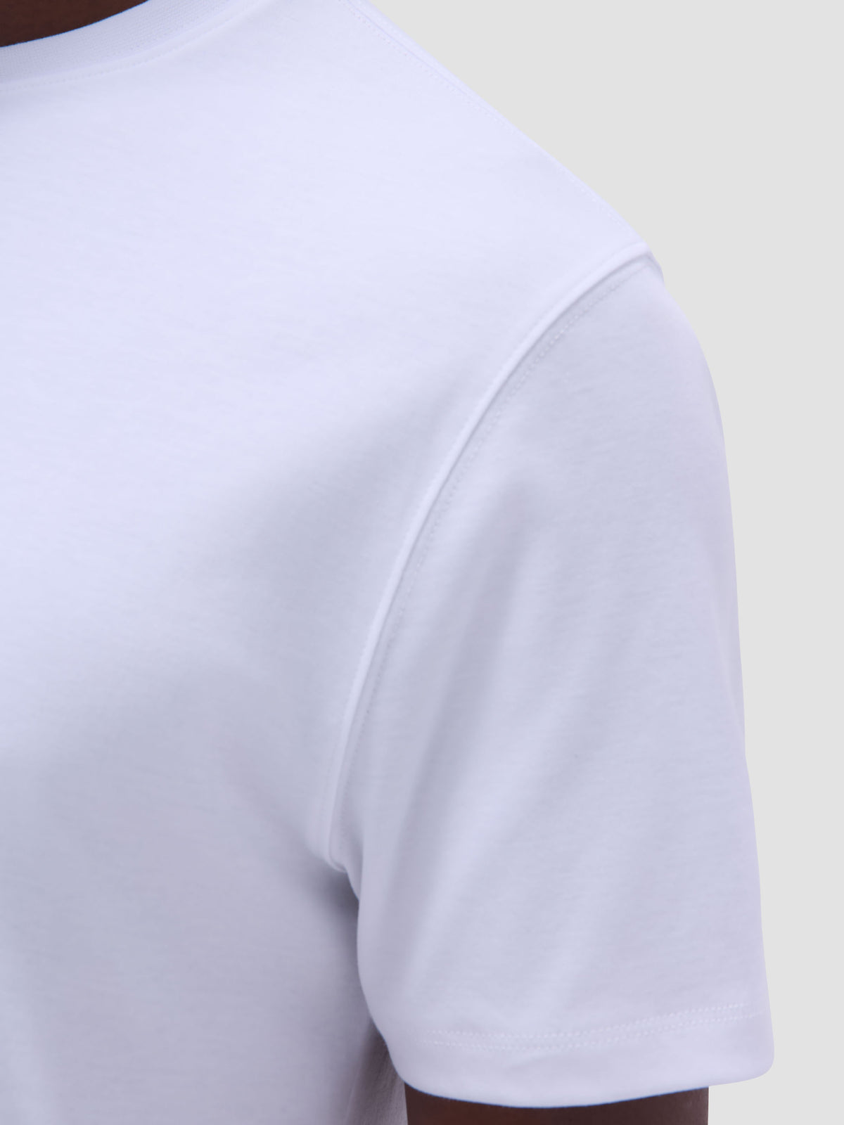 S/S Bugatchi Hank Crew For Men In White ISF1500F5