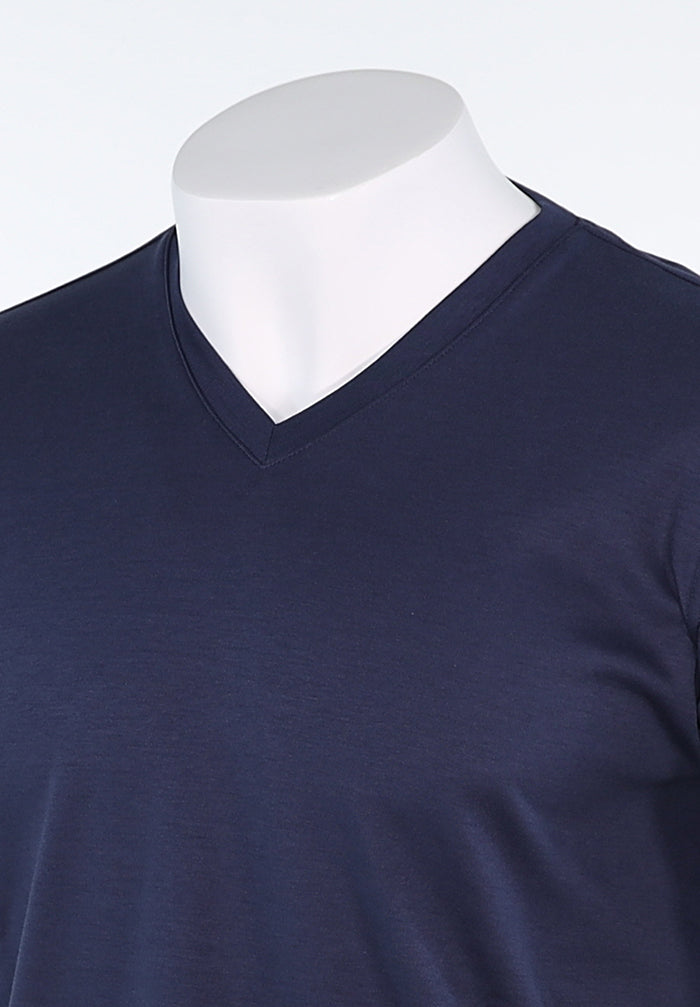 Raffi Aqua Cotton Noah V-Neck Tee in Midnight – view 2 #Color_Midnight