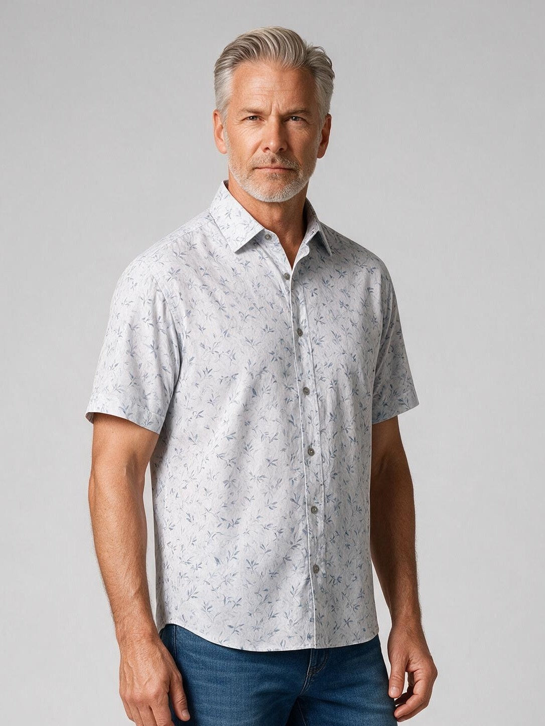 Bugatchi Ooohcotton S/S Miles Shirt, Platinum, fabric detail | Mondo Uomo Naples FL